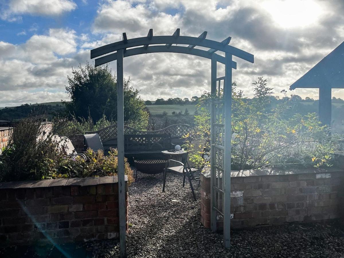 Lea Hall Farmhouse Tissington Exterior foto